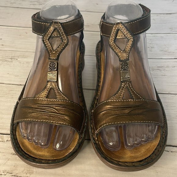 Naot Metallic Copper/Bronze Cymbal Gladiator Sandal - Picture 1 of 13